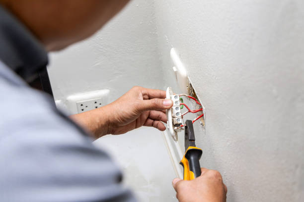 Best Circuit Breaker Repair  in Covington, WA